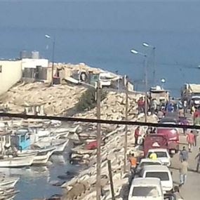غرق زورق ينقل نحو 50 نازحا سوريا في العبدة - عكار