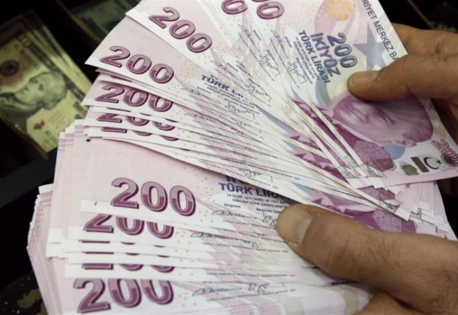  الليرة التركية تهبط مقابل الدولار 