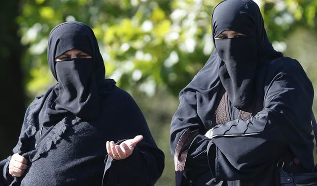 النرويج تسعى لحظر النقاب في كامل المؤسسات التعليمية