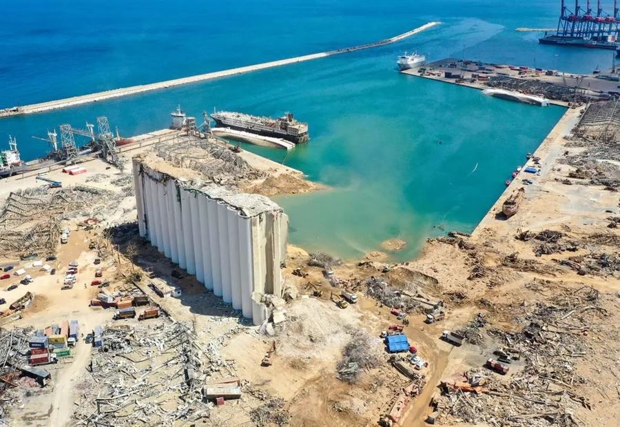 "الحقيقة لن تضيع"...  تَعهُّد من البيطار إلى أهالي ضحايا إنفجار المرفأ