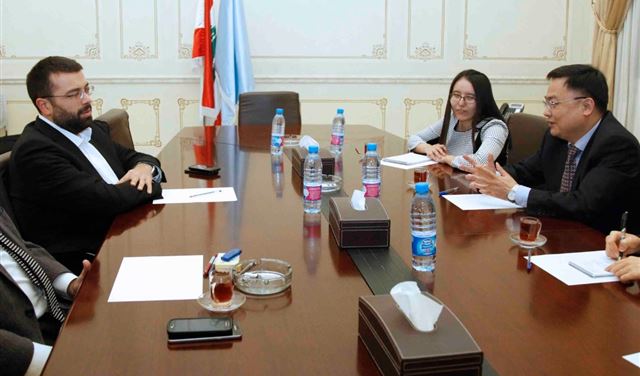 أحمد الحريري يستقبل وفد الحزب الشيوعي الصيني 