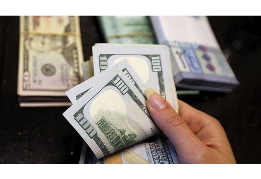 استدان الدولارات واتّفق مع أفراد العصابة على ضربه وسلبه إيّاه