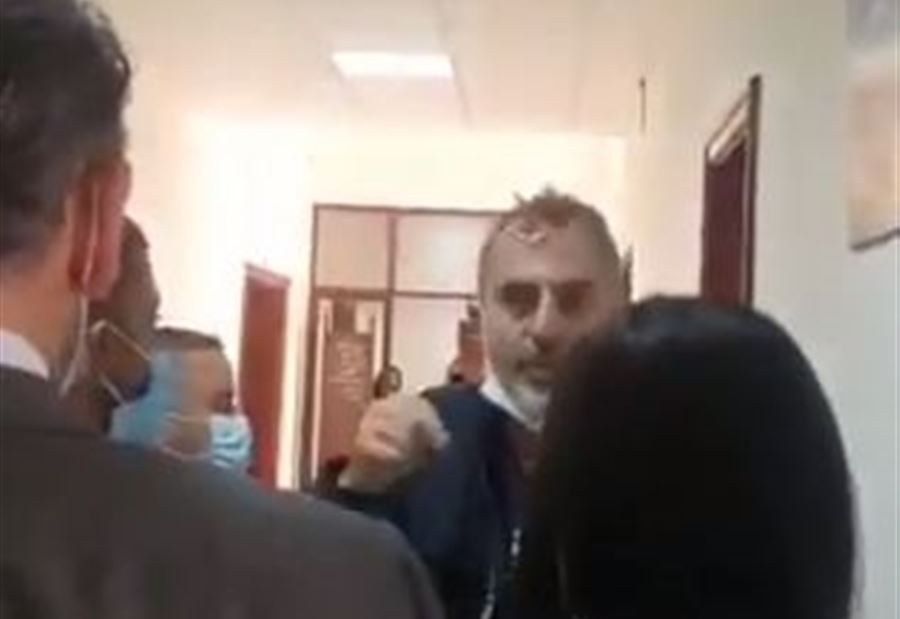 بالفيديو: خطابٌ عالي اللهجة للمحامي علّيق من قصر العدل