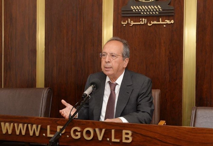 "عليه أن يتعلّم كيف يُصبح "جنبلاط"... تغريدةٌ للسيّد