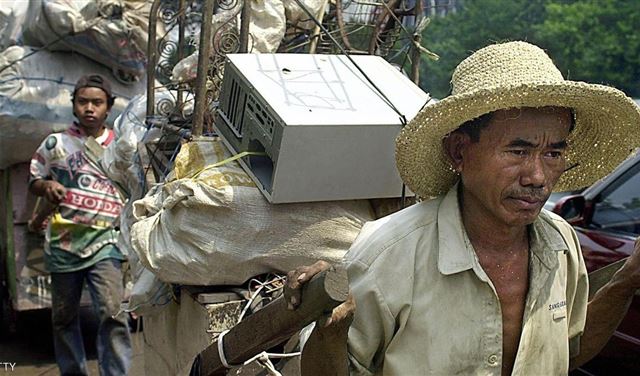 في هذا البلد.. ثروة 4 رجال تعادل ما يملكه 100 مليون شخص