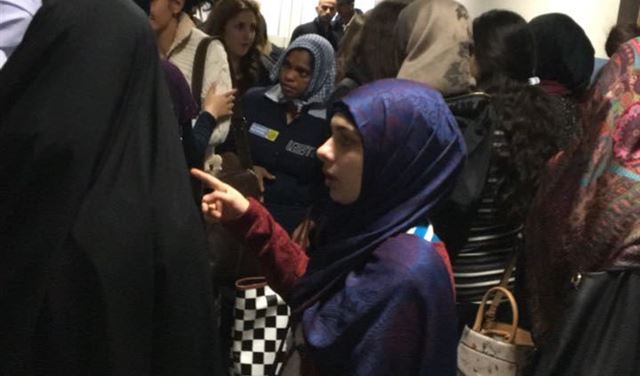 ما في conection بالحدث والطلاب ينتظرون