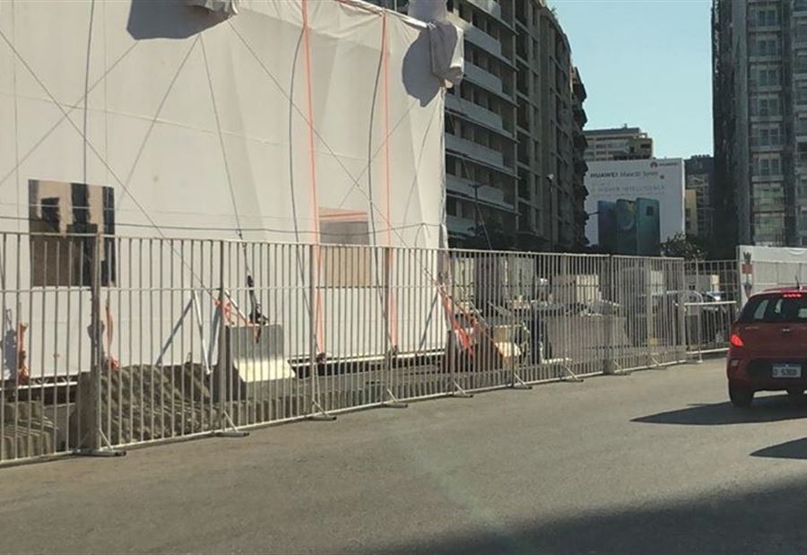 بالصور: إجراءات مشددة حول القرية الميلادية في وسط بيروت 