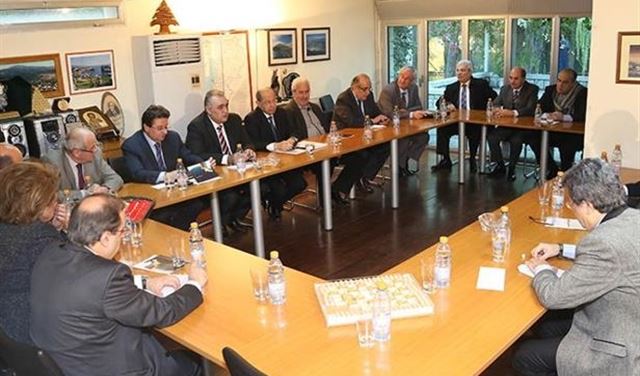 بحث جدّي داخل التيار