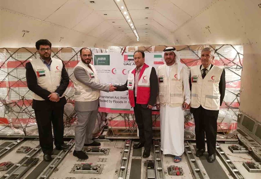 طائرة إماراتية تتجه إلى إيران  طائرة إماراتية تتجه إلى إيران