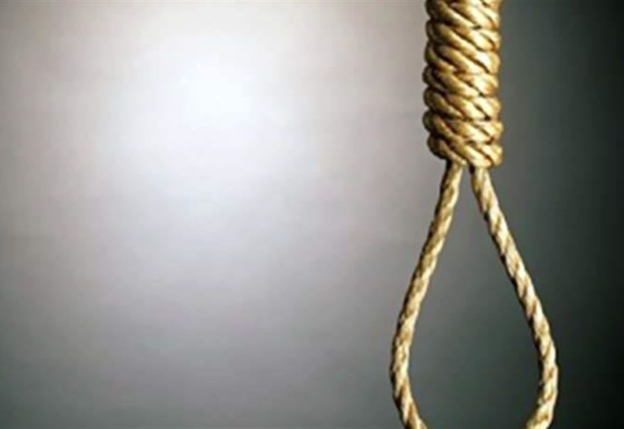 إبن الـ "17 عاماً" مشنوقا بواسطة حبل! إبن الـ "17 عاماً" مشنوقا بواسطة حبل!