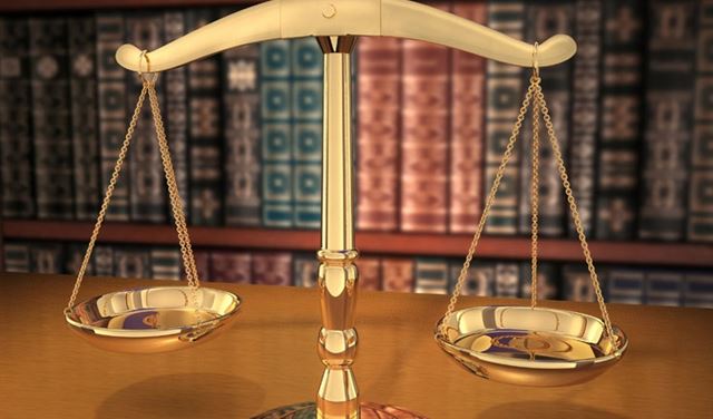 السلطة السياسية تبتز السلطة القضائية.. والانتفاضة آتية!