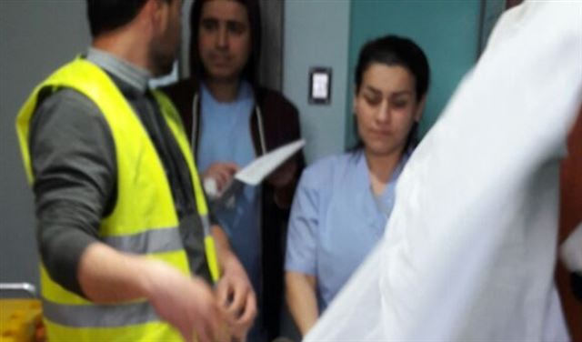 بالصور.. وفاة عامل في كهرباء لبنان بصعقة في طير دبا