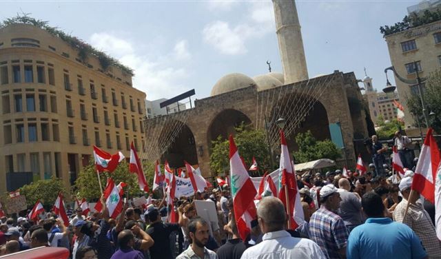 تظاهرة لحزب الكتائب والمجتمع المدني في وسط بيروت