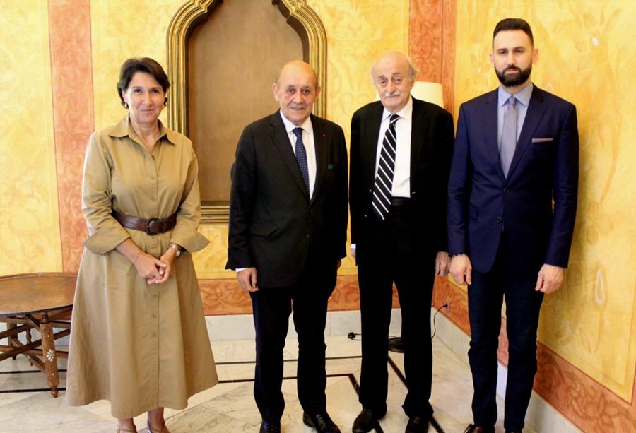 لقاء "صريح" بين جنبلاط ولودريان 