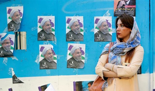 الإيرانيون يدلون بأصواتهم في انتخابات الرئاسة