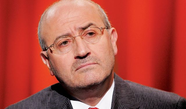 "احتراماً لعقول الناس.."!