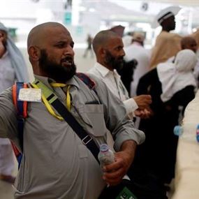 بدء رمي الجمرات في مشعر منى