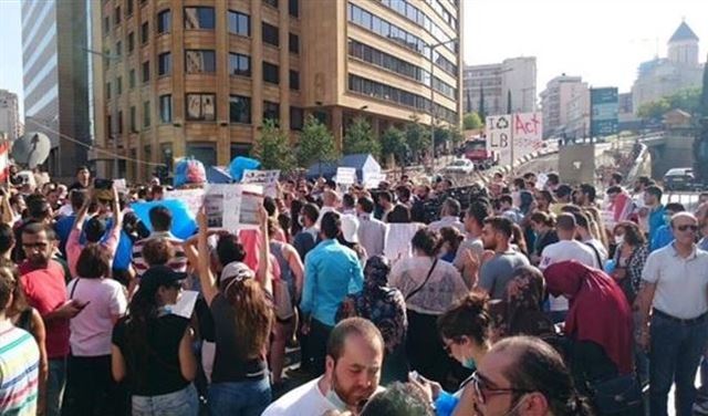 منع مجموعة من الحراك المدني من حضور مؤتمر وزير المال  