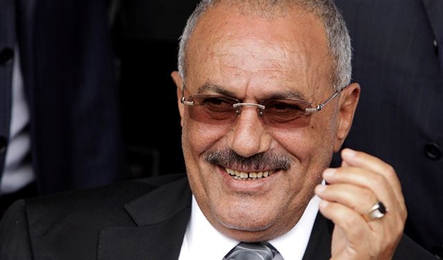 بالصورة.. رسالة بخط علي عبدالله صالح يكشف سر مقتله ووصيته لليمنيين 