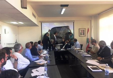اجتماع تشاوري حول معمل معالجة النفايات في بيت مري