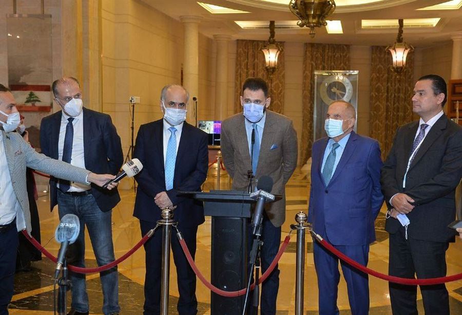 3 مطالب من "اللّقاء الديمقراطي" للحريري 