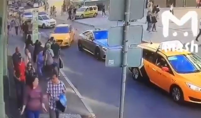 فيديو حادثة الدهس "المروعة" وسط موسكو