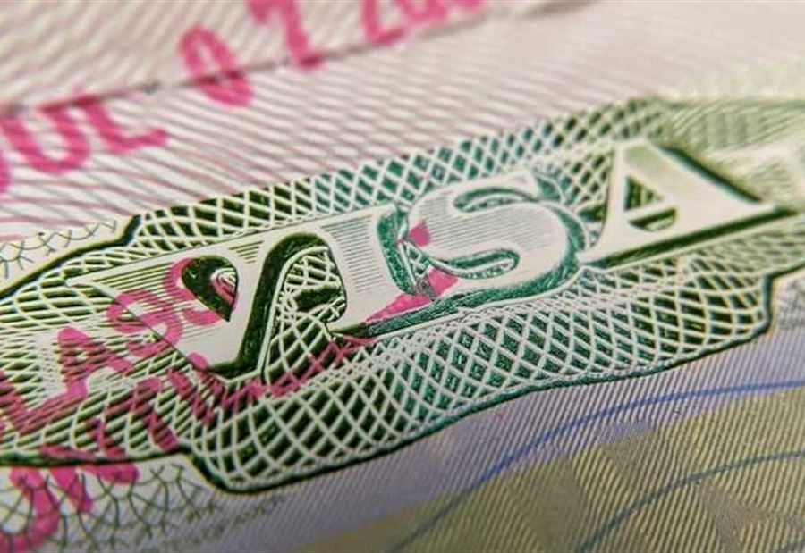 أميركا تعلن استئناف منح تأشيرات الهجرة 