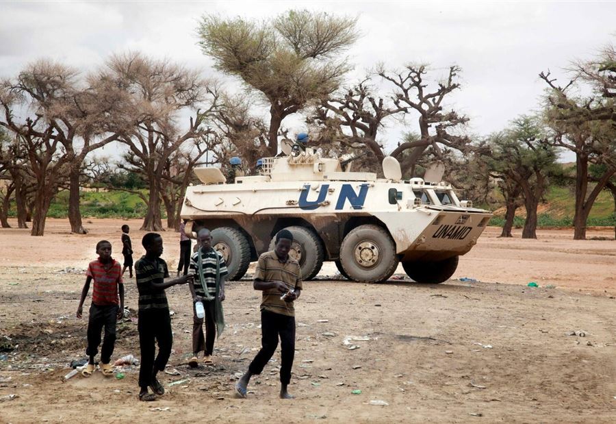 السودان يشهد اشتباكات وأعمال عنف ضد الأمم المتحدة