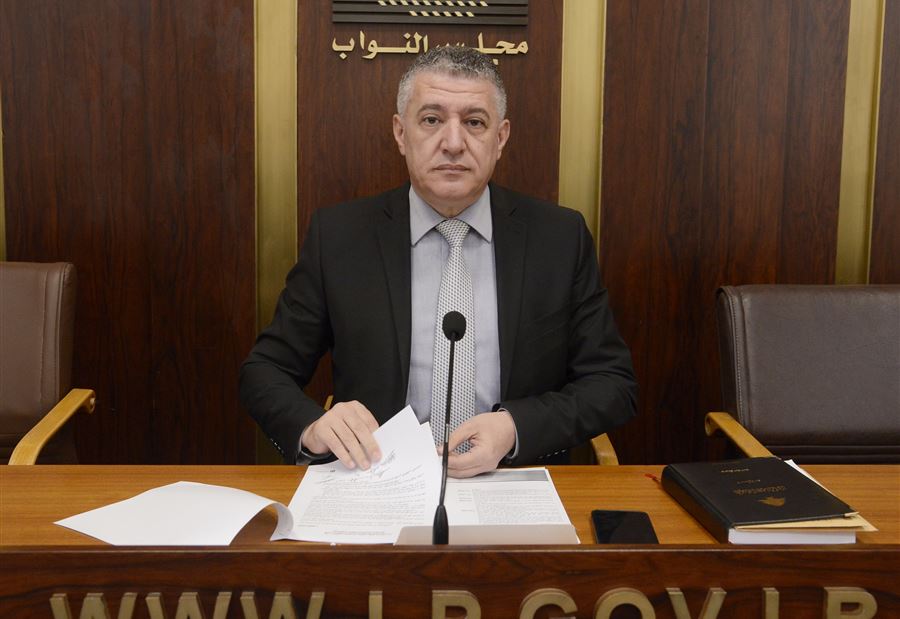 "دهس الدستور"... عطالله يتحدّث عن "إنقلاب"!