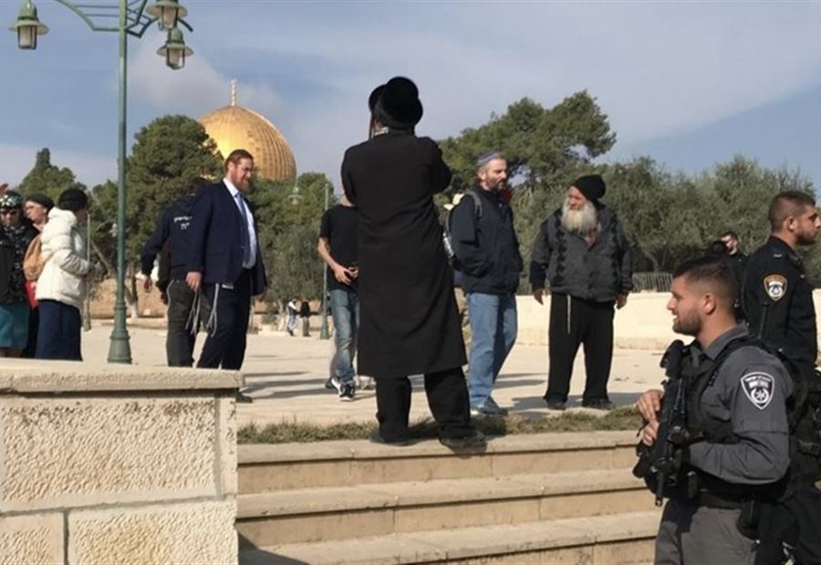 بالفيديو: إحباط اقتحام قبة الصخرة