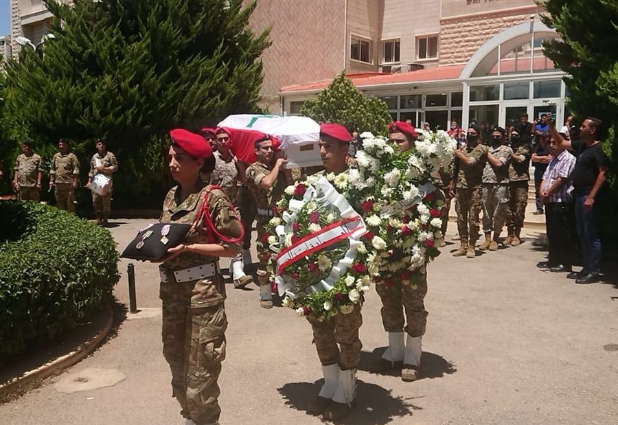 بالصور: تشييع الجندي الشهيد علي العفي في بعلبك