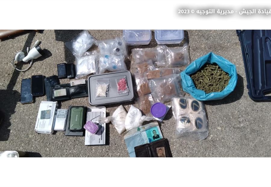 مداهمة منازل لـ 3 أشقاء في حي الشراونة- بعلبك (صور)