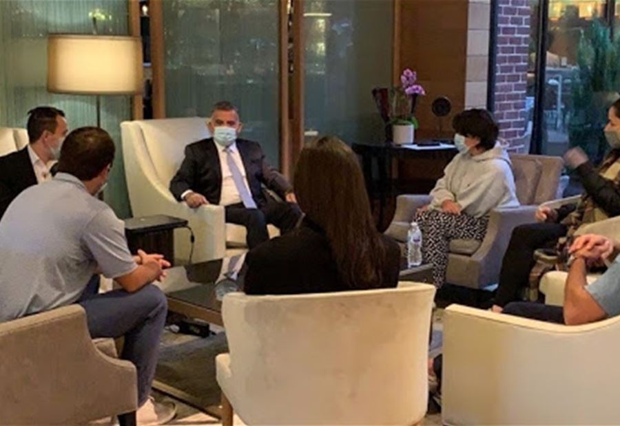 حضورُ شخصية مثيرٌ للانتباه في واشنطن حضورُ شخصية مثيرٌ للانتباه في واشنطن