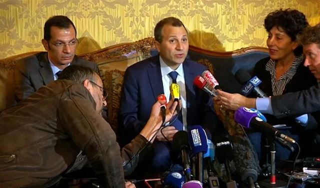 لبنان يلوح باللجوء إلى الأمم المتحدة ما لم يعد الحريري 