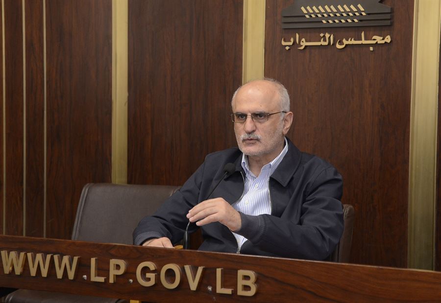 "يدورون في حلقتهم المفرغة"... خليل يسأل: من يوقف الكابيتال كونترول؟