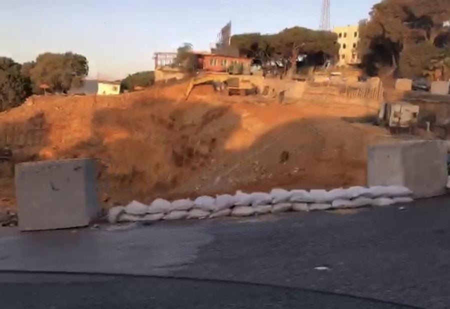 بالفيديو: مشهد مُرعِب على طريق عاريا... إحذروا!