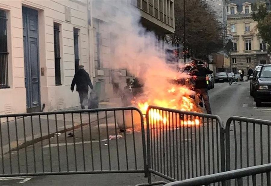 نيران أمام مكتبها.. سفيرة السويد في فرنسا: "أين الشرطة"؟ نيران أمام مكتبها.. سفيرة السويد في فرنسا: "أين الشرطة"؟