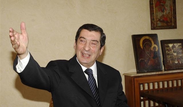 الفرزلي يرد على المشنوق: لا داعي لتبرير  أزمته مع بيئته بمزايدات