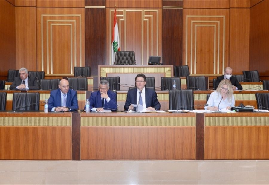 كنعان تسلم من وزير المال دراسة تتعلق بالموازنة! 