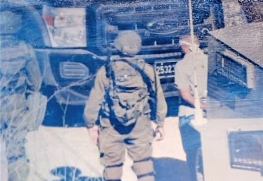 لبناني "أعزل" في قبضة الجيش الإسرائيلي (فيديو)