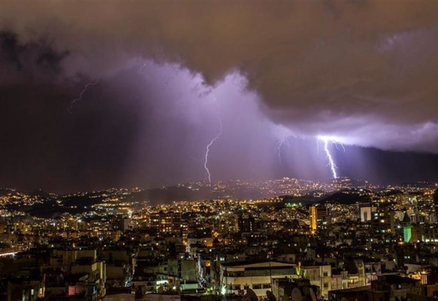 منخفضٌ جويٌّ عاصفٌ غدًا
