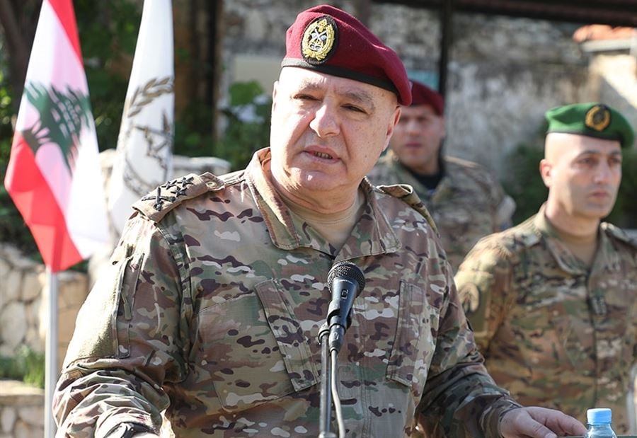 زيارة لافتة للقائد