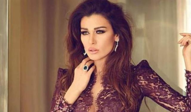 بالصورة-هذا ما قالته نادين الراسي عن استقالة الحريري! 