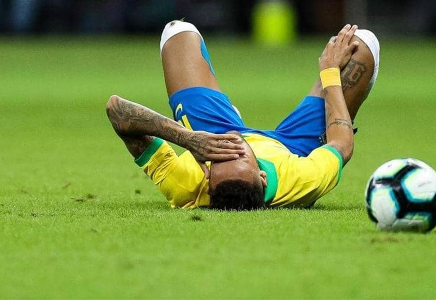 طبيب نيمار السابق حذر من عودته: الانتكاسة واردة