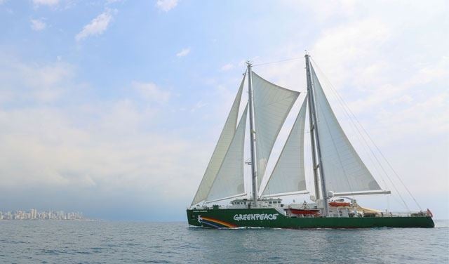 "Rainbow Warrior" وصلت الى بيروت