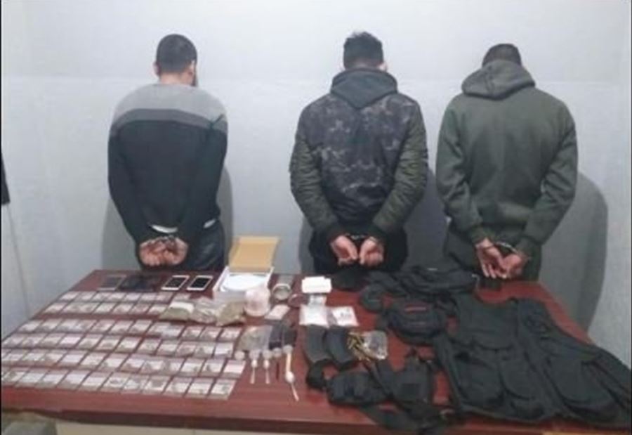 بالصور: يروجون مواد مخدّرة في النبطيّة..بالجرم المشهود بالصور: يروجون مواد مخدّرة في النبطيّة..بالجرم المشهود