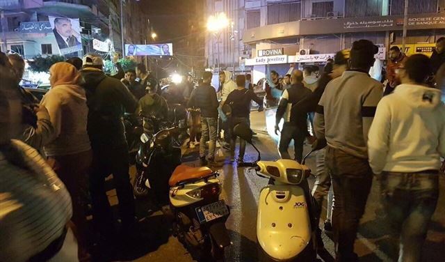 بالصور.. اشكال في بيروت بسبب أغاني الحريري بالصور.. اشكال في بيروت بسبب أغاني الحريري