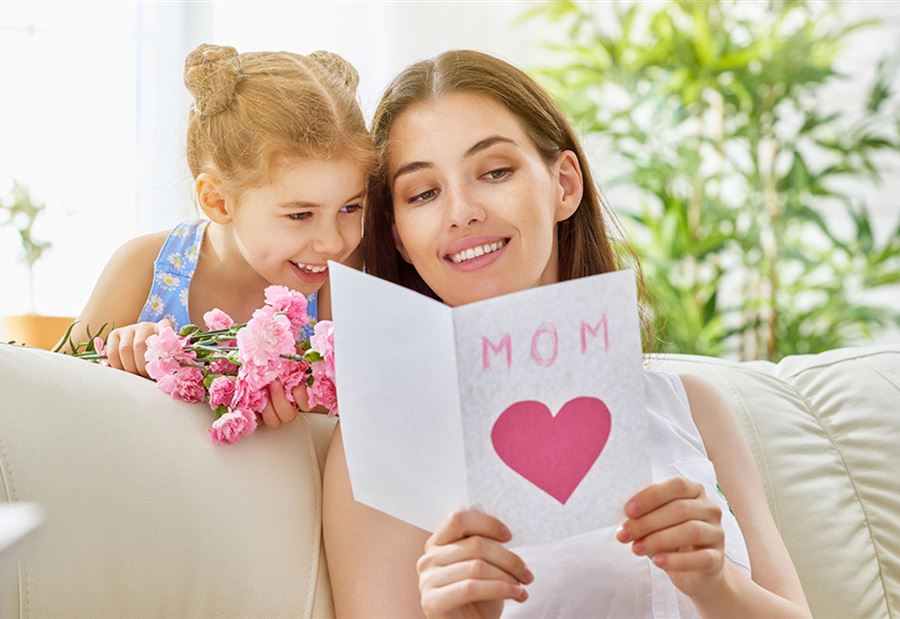 يوم الأمّ... من أين جاءت الفكرة وكيف وصلت للعالمية؟