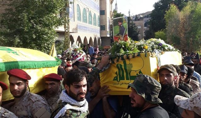 بالصور.. تشييع شهيدين لـ"حزب الله" 