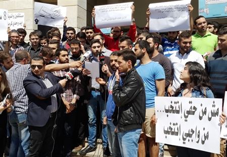 احزاب 8 و14 يوحدون الموقف في كلية الهندسة - الحدث 